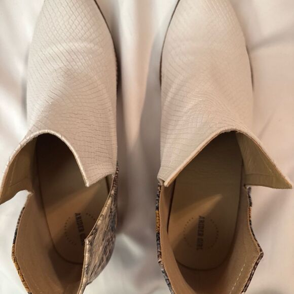 Trendy Ankle Booties in White with multicolor heel design - Picture 2 of 12